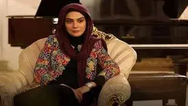 تصویری از مارال فرجاد بدون روسری در کافه 