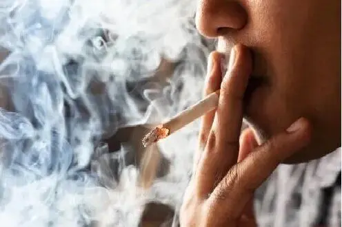 عطش «شبکه نمایش خانگی» برای نمایش دخانیات/علت «فروش موقت» سیگار در دکه‌های مطبوعاتی
