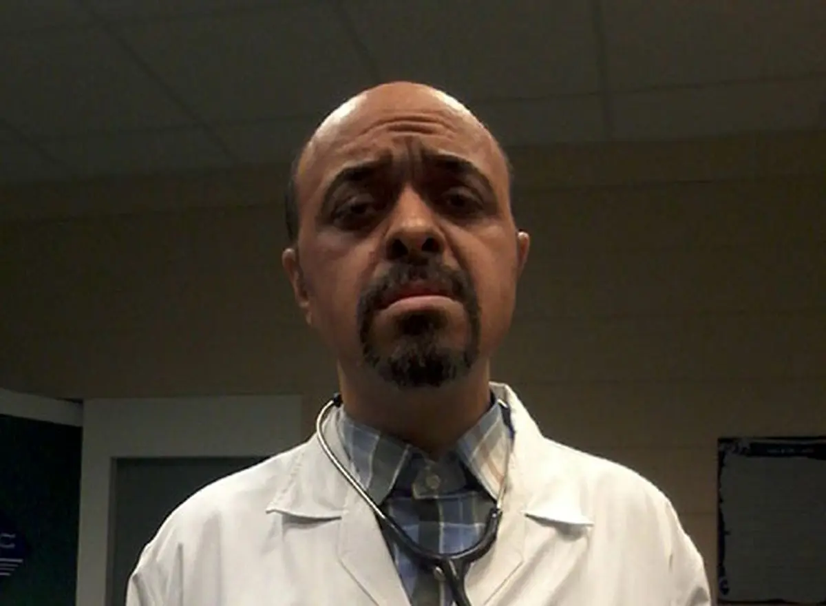 عکس جدید آرش نوذری کنار خانواده اش
