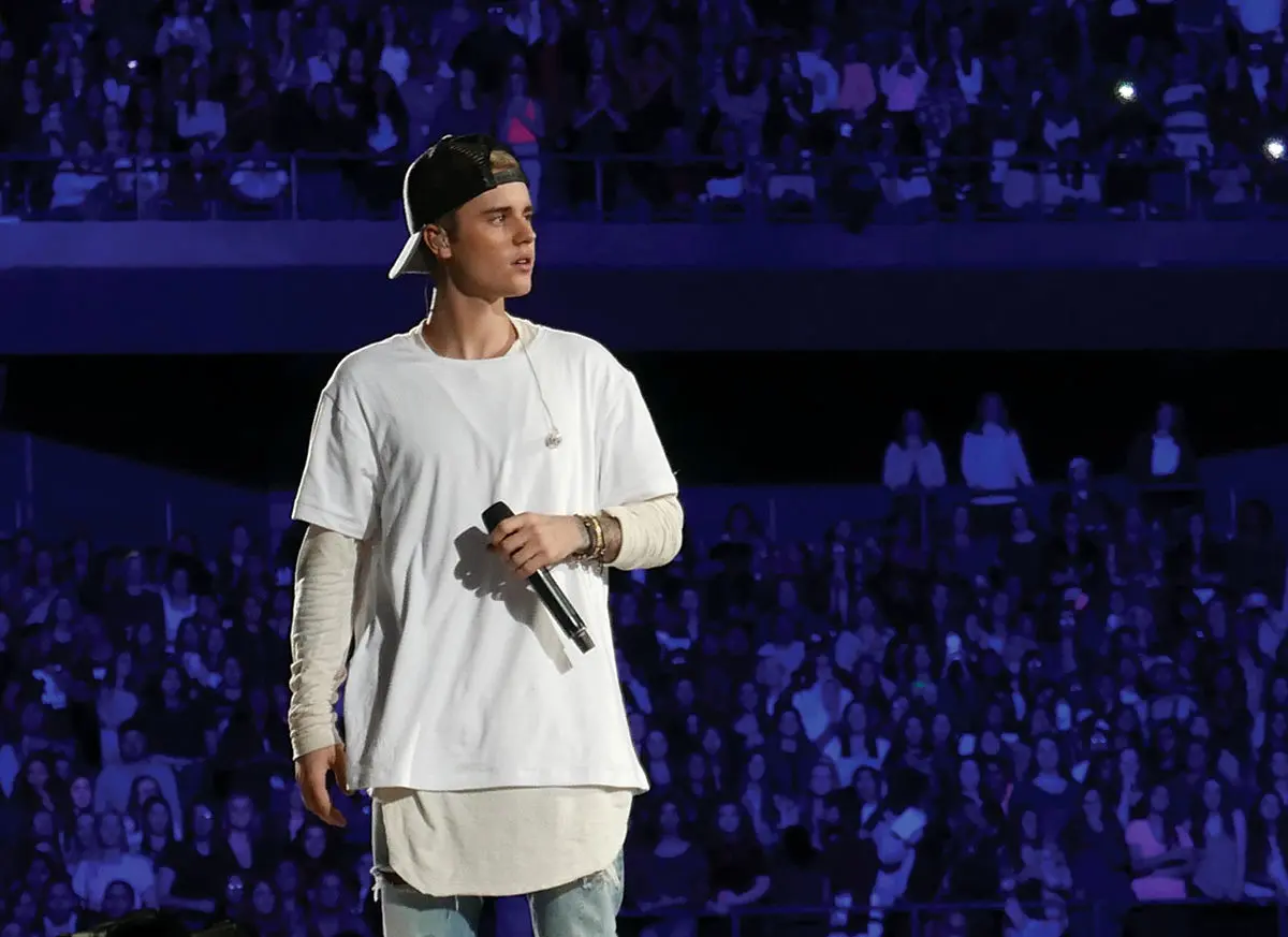 پوشش نامتعارف جاستین بیبر  + عکس