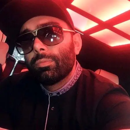 آهنگ «آخر شب» از مسعود صادقلو