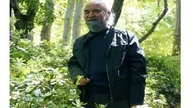 شفیعی کدکنی در کنار مزار استاد آواز ایران/ عکس