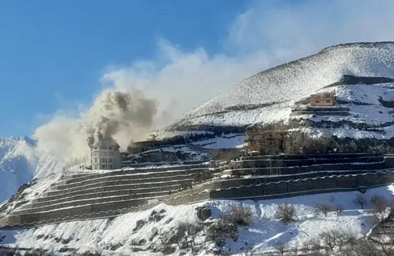 ببینید | آتش زدن ۵۰۰۰ کتاب ارزشمند | پای طالبان در میان است؟