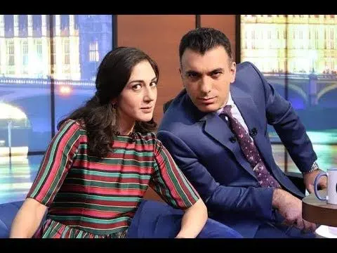 درباره زهرا امیرابراهیمی، با یک خجالت دسته جمعی