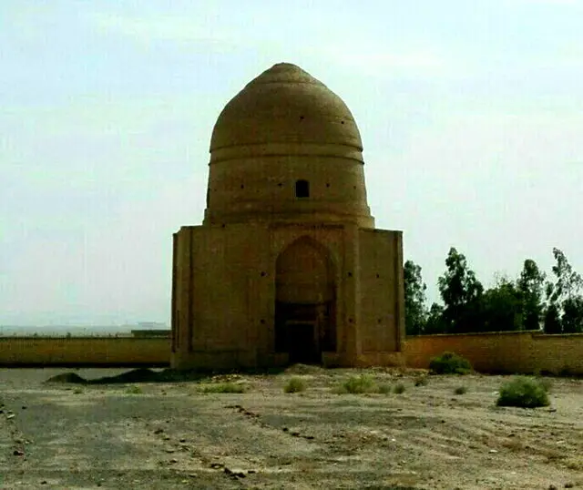 گنبد سبز زواره؛ بنای فراموش شده هزار ساله