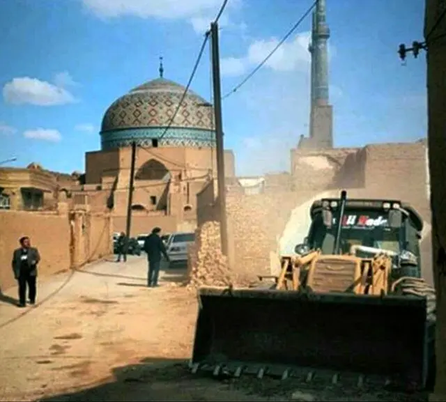 تخریبی در کار آثار باستانی یزد نیست، خاک‌برداری با دقت انجام می‎‎شود