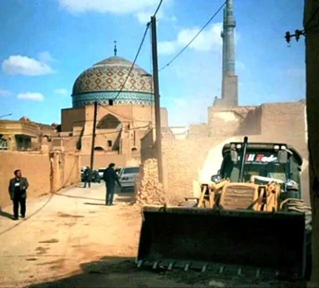 تخریبی در کار آثار باستانی یزد نیست، خاک‌برداری با دقت انجام می‎‎شود