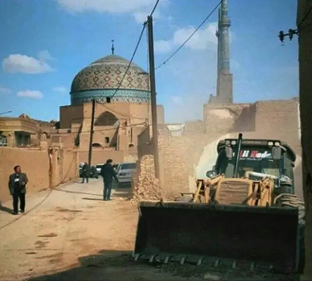 تخریبی در کار آثار باستانی یزد نیست، خاک‌برداری با دقت انجام می‎‎شود