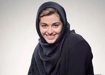 ریحانه پارسا کنار مهدی کوشکی روی صحنه تئاتر/ عکس