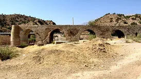 مرمت‌ غیر اصولی پل ساسانی «پاتاوه»
