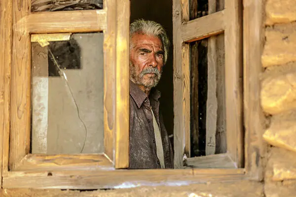 ۸ فیلم برتر آرای مردمی «فجر۳٨» اعلام شد/بازماندن «خروج» حاتمی‌کیا