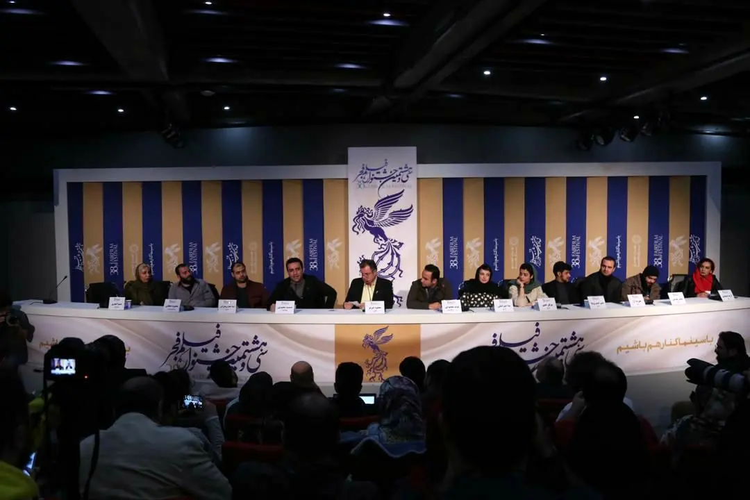 از دید نوید محمودی چگونه یک انسان در خود می‌میرد؟/ آنچه که نوید محمودی از تلخی مشکلات  هویتی دخترش گفت