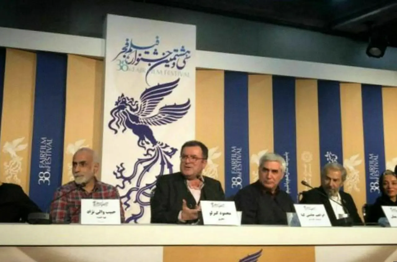 جشنواره فجر ۹۸؛ چرا حاتمی‌کیا خبرنگاران را بی‌حیا خطاب کرد؟/ افشاگری آتشین فرامرز قریبیان