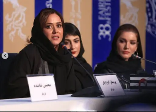 بغض و چهره غمناک پریناز ایزدیار/ پشت پرده مشکی پوشیدن بازیگران در جشنواره فجر/ علت حذف فرش قرمز چیست؟