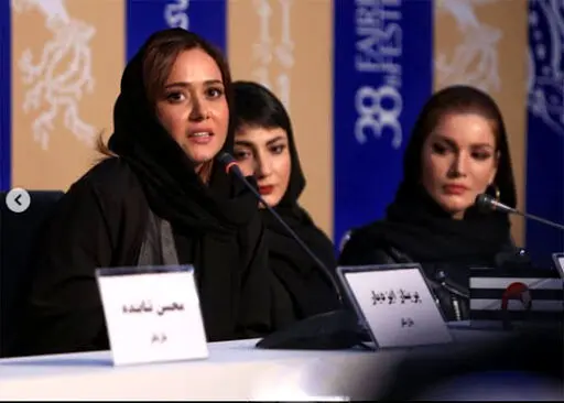 بغض و چهره غمناک پریناز ایزدیار/ پشت پرده مشکی پوشیدن بازیگران در جشنواره فجر/ علت حذف فرش قرمز چیست؟