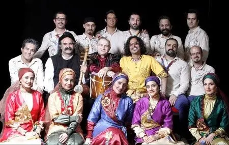 رستاک مرزها را درمی‌نوردد