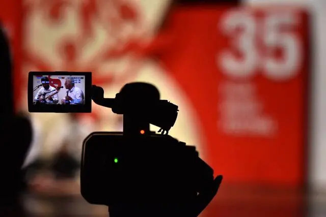 کنسرت موسیقی با چاشنی تبلیغات انتخابات