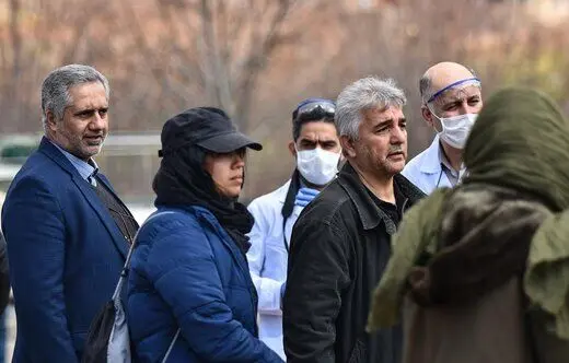 پزشکان، بازیگران «نون خ۲» را معاینه کردند/ عکس