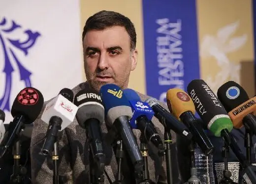 واکنش دبیر جشنواره فیلم فجر به انتشار چت‌های خصوصی مجری شبکه فارسی‌زبان