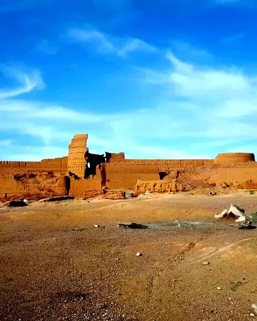 قلعه تاریخی کاشان را ناقص کردند