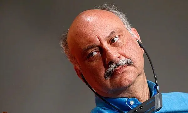 گفته‌های بابک کریمی از اما و اگرهای فیلمبرداری تئاتر در سالن خالی