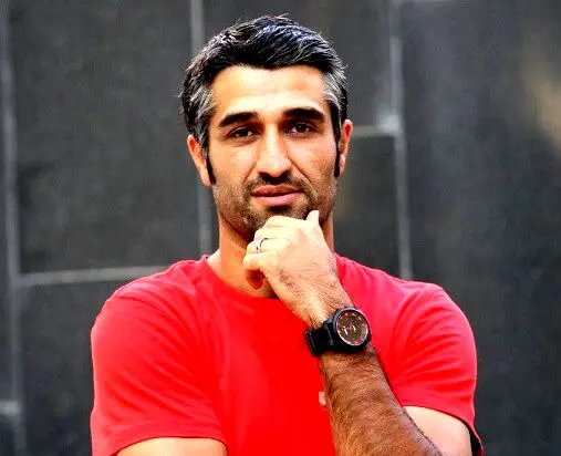 دیگر کسی به پژمان نمی‌خندد