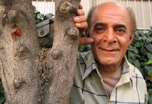 عکس | سیروس گرجستانی و اکبر عبدی، ۲۶ سال پیش پشت‌صحنه «آدم برفی»