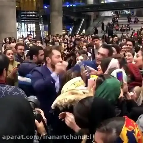 ببینید| بهرام رادان در میان استقبال گرم طرفداران