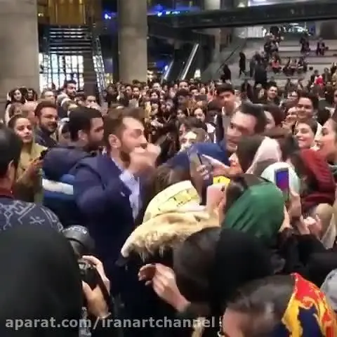 ببینید| بهرام رادان در میان استقبال گرم طرفداران