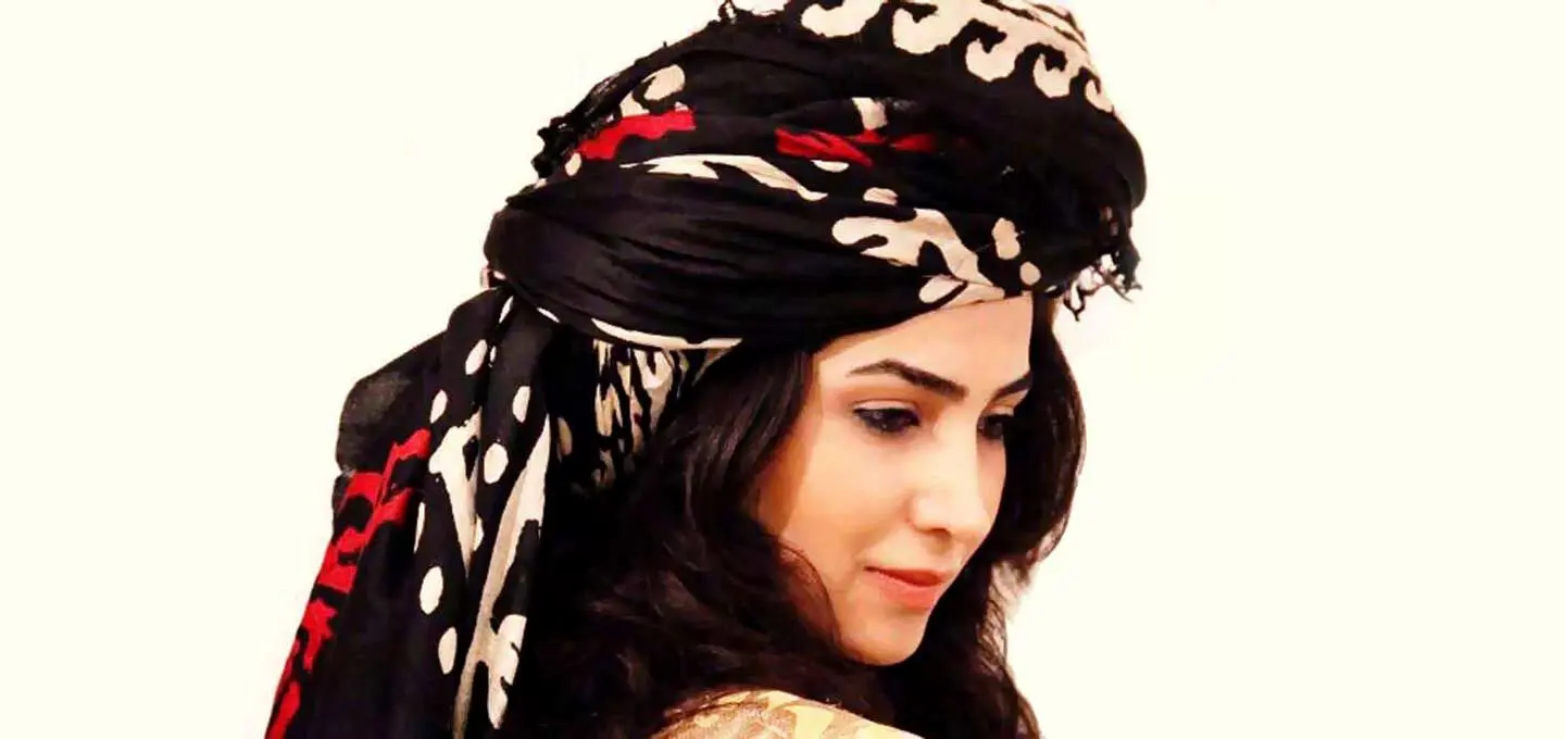 گُلوَنی سربند زیبای زنان لر، دستاری از نقوش تاریخ و فرهنگ‌