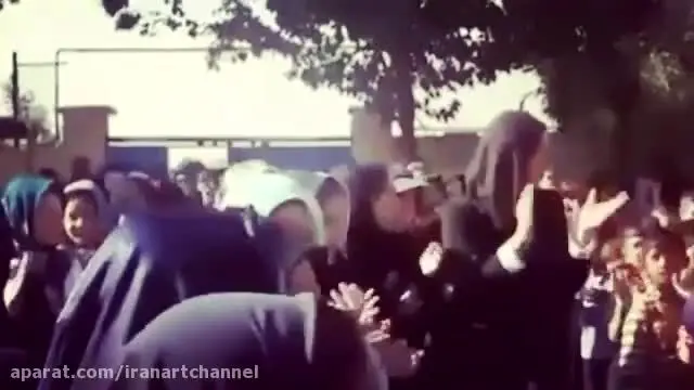 ببینید| زنگ مدرسه‌ای که توسط مهناز افشار به صدا درآمد