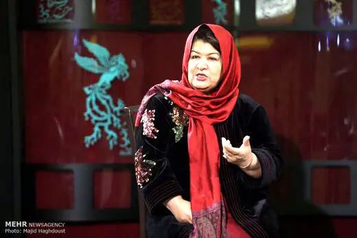 پوران درخشنده از دستمزد میلیاردی بازیگران می‌گوید
