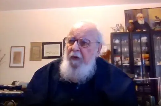 واکنش هوشنگ ابتهاج به خواندنِ شعر «ارغوان» توسط علیرضا قربانی