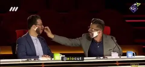 ترس امین حیایی از در آمدن ماسک بشیر حسینی؛ اوه اوه کرونا گرفتم!!