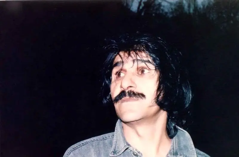 زندگی مجموعه مکرری است پر از امید و تخم‌مرغ‌، سوسک و فلسفه و عشق