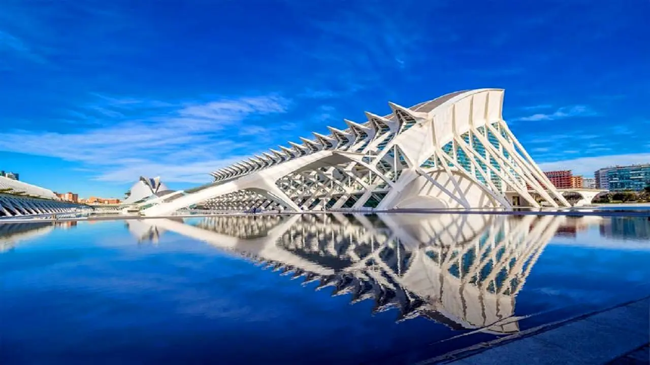 موزه‌ای عجیب به شکل اسکلت نهنگ+تصاویر