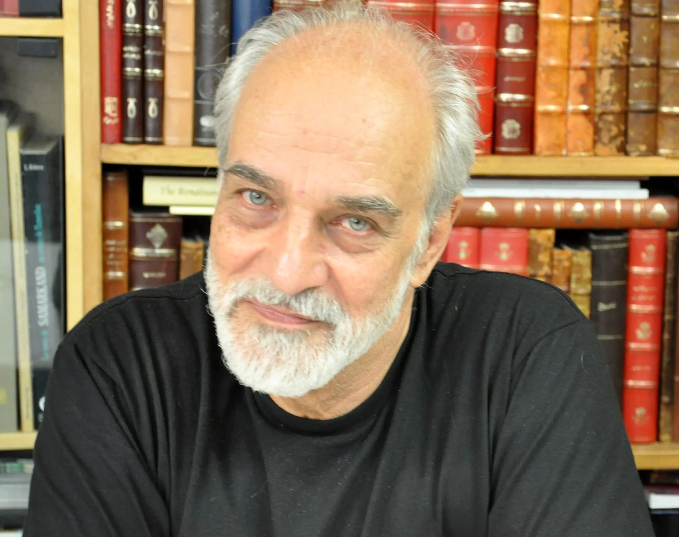 بیانیه‌ جمعی از شاگردان آیدین آغداشلو: محیط امن، حرفه‌ای و سازنده‌