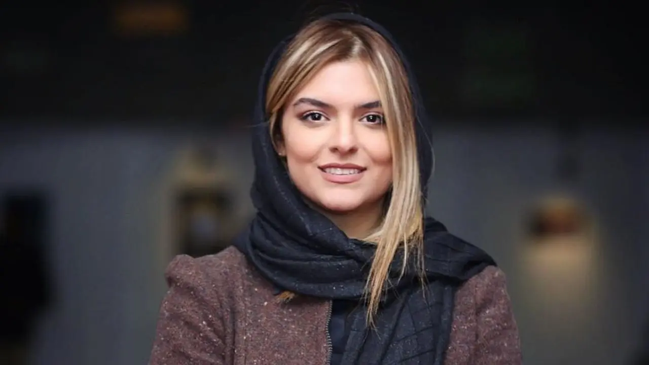 انتقاد تند خانم بازیگر از حذف تصاویر دختران از کتاب‌های درسی / دنیا مدنی: چرا برخی تا این حد با دختران مشکل دارند؟