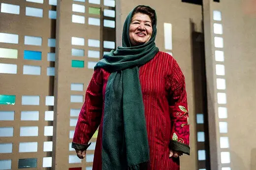 پوران درخشنده سرانجام «هیس پسرها گریه نمی‌کنند» را می‌سازد