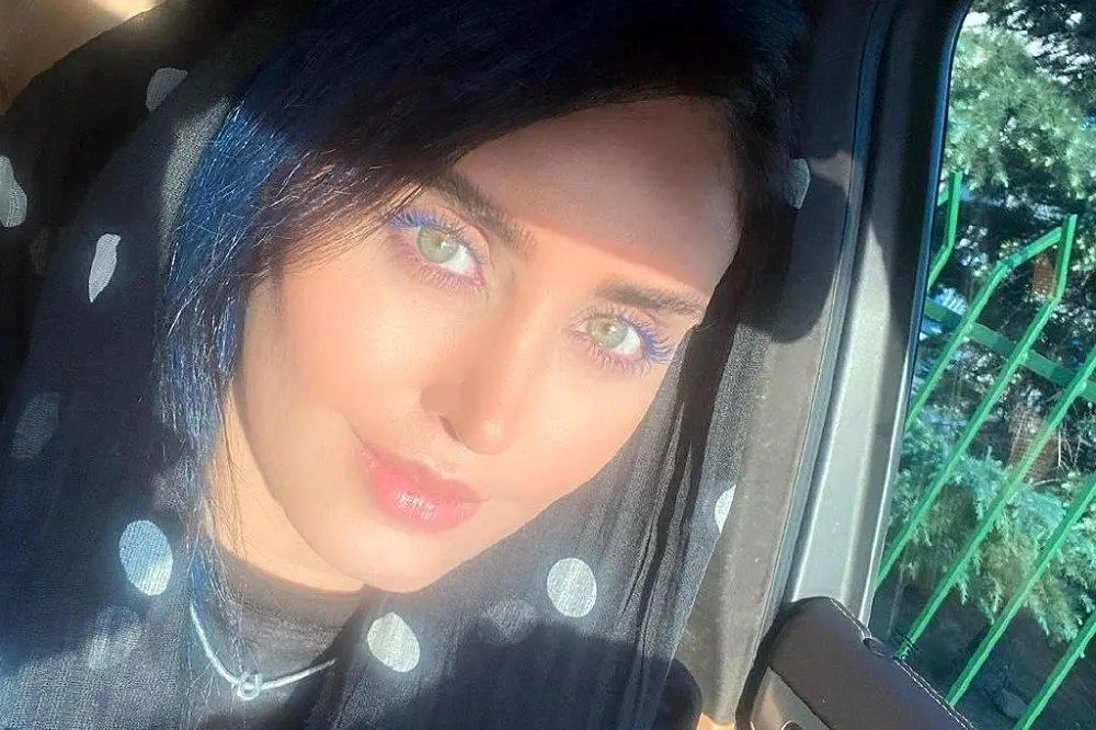 ۳۰۰ هزار لایک برای چشم‌های الناز شاکردوست/ عکس