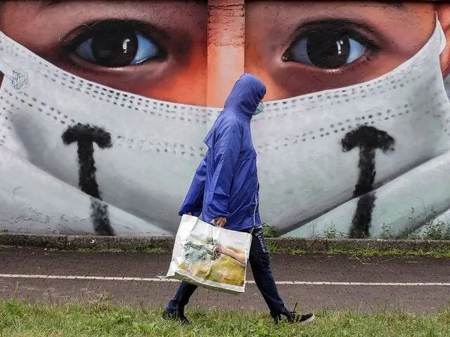 رد پای کرونا بر دیوارهای جهان/ عکس