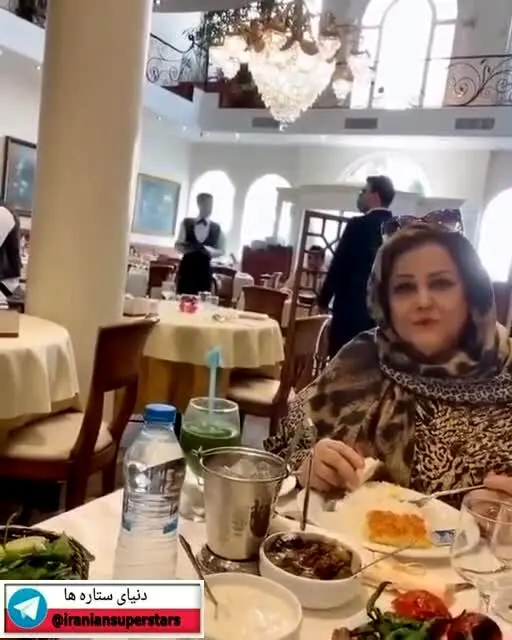 وقتی بهاره رهنما مادرش را در این روزهای کرونایی به رستوران می‌برد/ ویدئو