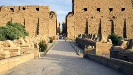 کشف گنجینۀ مجسمه‌های طلایی مصر باستان/عکس