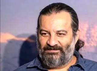 واکنش مهراب قاسمخانی به مجوز  نگرفتن برنامه اینترنتی عادل فردوسی‌پور!