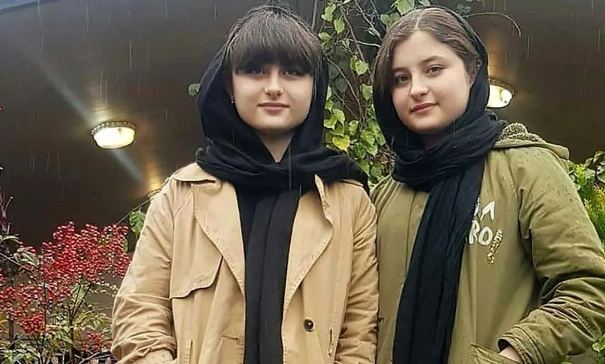 سارا و نیکا هم درگیر مومو شدند