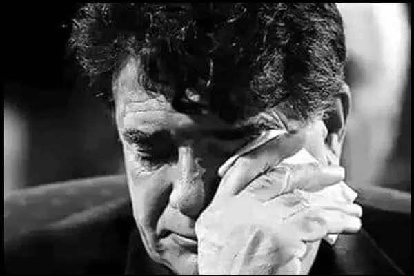 پیکر شجریان به بهشت زهرا(س) منتقل شد/ همایون: نه می‌توانم مردم را به حضور دعوت کنم و نه می‌توانم از آن‌ها بخواهم که نیایند