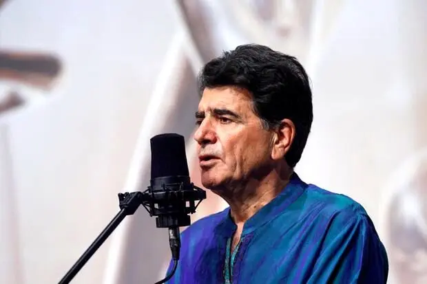 عکسی که برای اولین بار منتشر می شود: شجریان سر سفره محیط بانان دریاچه ارومیه