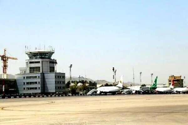 انتقال پیکر محمدرضا شجریان در فرودگاه بین‌المللی شهيد هاشمی‌نژاد مشهد/ ویدئو