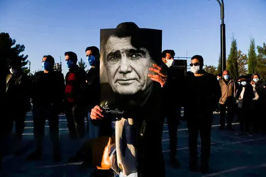 هنرمندانی که در خاکسپاری محمدرضا شجریان در توس حضور داشتند