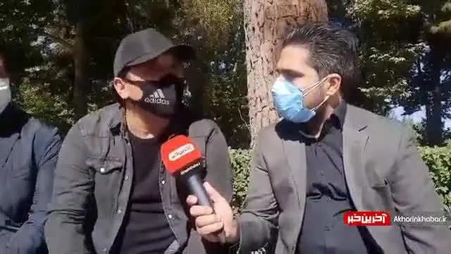 خداداد عزیزی در مراسم تشییع استاد شجریان/ ویدئو